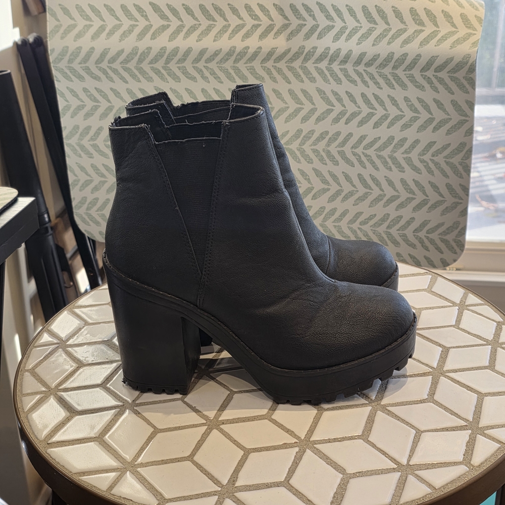 H&M Black Chunky Heel Boots